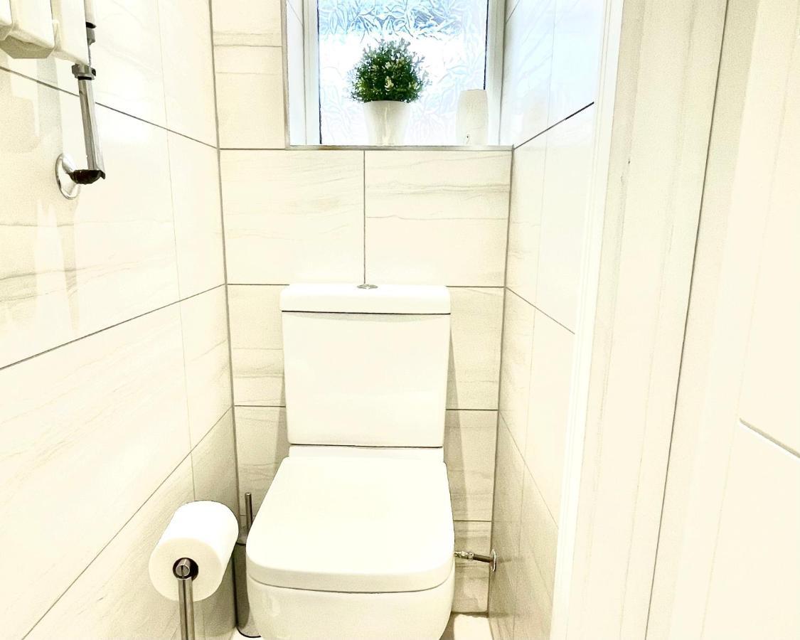 Stunning 1 Bedroom And Double Sofa Bed Near Train Station Southampton Eksteriør bilde